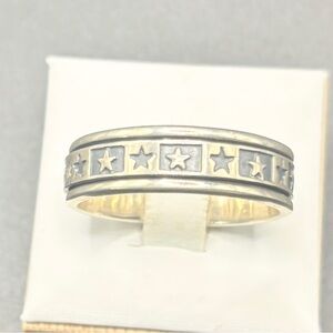 A Sterling Silver Worry or Meditation Spinner ring with lots of Star